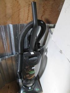 Dirt Devil 12amp Featherlite vacuum...