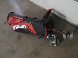 Wilson Golf clubs with matching clu...