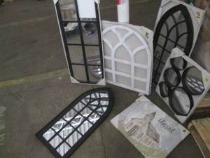 Lot of mirrors and home decor...