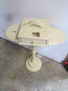 Cute end table...