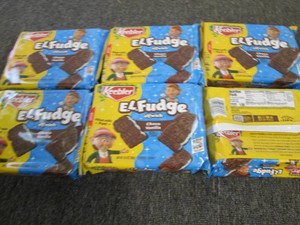 6 E L Fudge sandwich cookies...