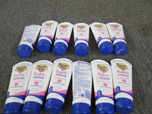 12 Banana Boat baby mineral sunscre...