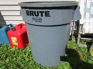 Brute Trash Can