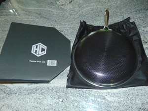 Hexclad Hybrid Nonstick 12 Inch Fry Pan with Tempered Glass Lid