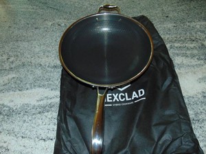 Hexclad Hybrid Nonstick 12 Inch Wok stay Cool Handle