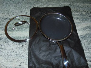 Hexclad Hybrid Nonstick 8 Inch Fry Pan with Tempered Glass Lid