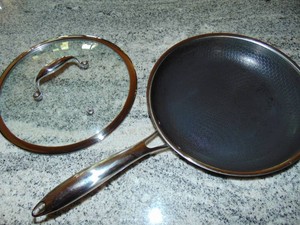 Hexclad Hybrid Nonstick 10 Inch Fry Pan with Tempered Glass Lid