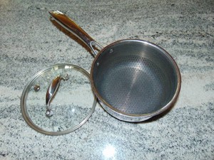 HexClad 2-Quart Hybrid Nonstick Saucepan with Lid
