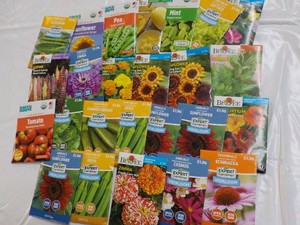 25 Seed Packets...