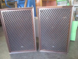(EW5) Pair of Vintage Sansui SP-250...