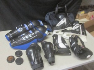(G-1) Ice Hocky Gear - Skates with ...
