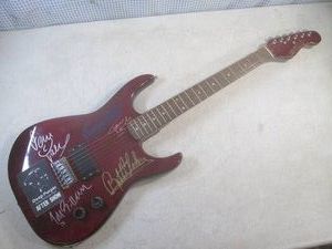 (FS) Autographed by Deep Purple Vin...