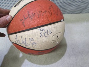 Basketball autographed by the Minnesota Lynks