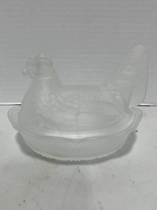 Vintage Fenton Frosted Glass Hen on Nest 5