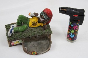 Le Caize Figure Ashtray & Blink Lighter