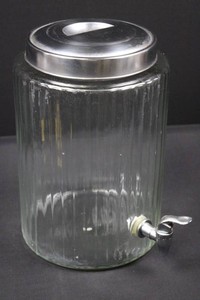 2 Gallon Glass Beverage Dispenser With Spigot & Lid