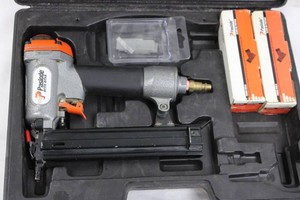 Paslode Lite-Line Finish Nailer Kit With Case, Nails & Manual