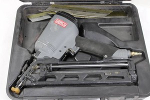 Senco SFN40 Finish Nailer With Case & Manual