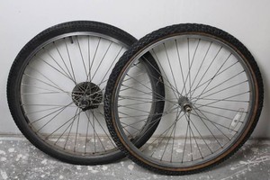 Bontrager & Kenda 26 X 1.95 Bicycle Wheel Set