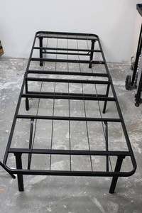Black Metal Bed Frame (Twin Size)