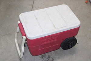 Coleman Wheeled Cooler With Handle