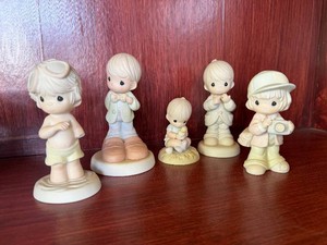 Lot of (5) Precious Moments Figurines