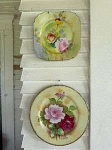 (2) Decorative Plates Made in Japan