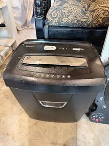 AU1530XB Paper Shredder