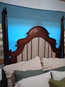 Gorgeous 4-Poster Queen Bed & Contents