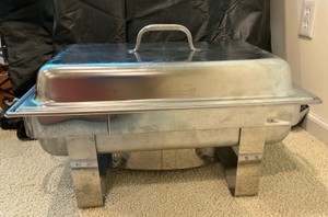 Metal chafing dish with burners