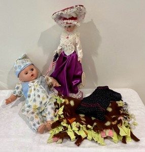 Group of dolls, Fashion boutique traveler inc.