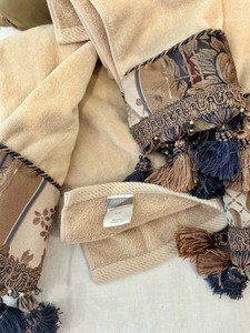 Bathroom Towels, Mora Blanket and pillow group
