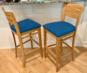 Pair of 2 wood bar stools blue padded