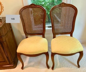 Set of 2 Vintage Thomasville Legacy collection dining chairs