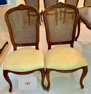 Set of 2 Vintage Thomasville Legacy collection dining chairs
