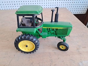Ertl John Deere Model 4450
