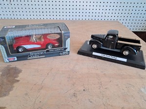 1940 Ford Pickup & 1959 Corvette 124 Series