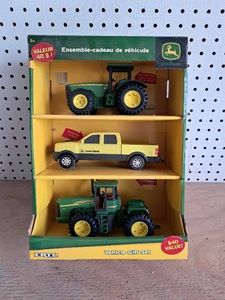 Ertl John Deere Vehicle Gift Set NIB
