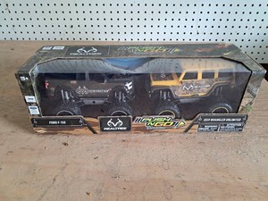 Realtree Push & Go Ford F150 & Jeep Wrangler set NIB