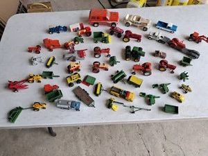 Toy Tractor & Car Lot