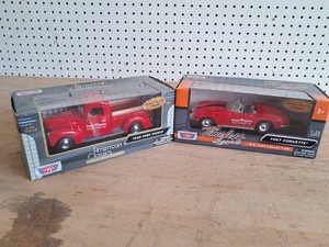 1940 Ford Pickup & 1967 Corvette 124 Scale