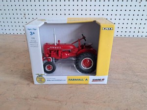 Ertl Farmall A Tractor 116 Scale