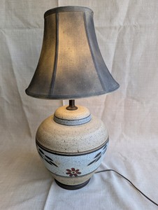 Vintage speckled ceramic table lamp, floral