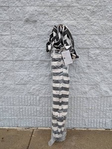 SUNBRELLA UMBRELLA BLACKWHITE STRIPED