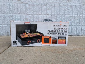 NEW BLACKSTONE 22 TABLETOP GRIDDLE WITH HARD COVER