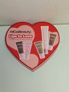 NEW MCOBEAUTY LIPS TO LOVE GLOSS