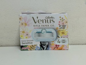 NEW GILLETTE VENUS RIFLE PAPER CO. (4 CARTRIDGES5 BLADES)