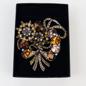 Heidi Daus Crystal Floral Bouquet Brooch Pin in Box