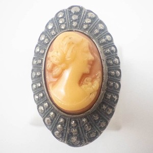Cameo Silver Tone Ring With Ornate Oval Setting. Size 7