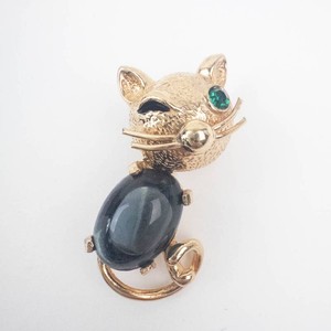 Castlecliff WINKING uCat Brooch Pin